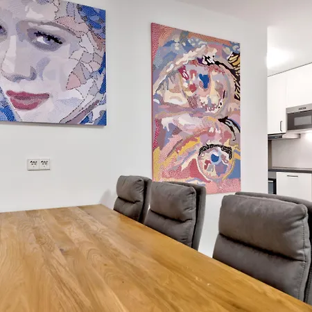 ゲストハウス Stechlinsee ノイグロープゾー